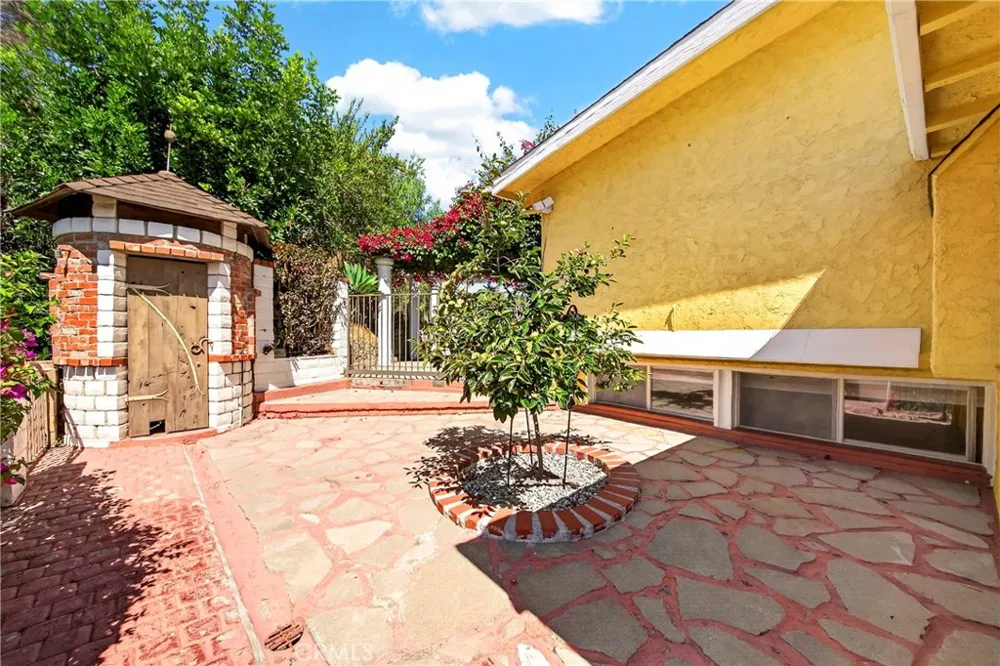 401 1/2 W. Skyline Drive La Habra Heights, CA 90631