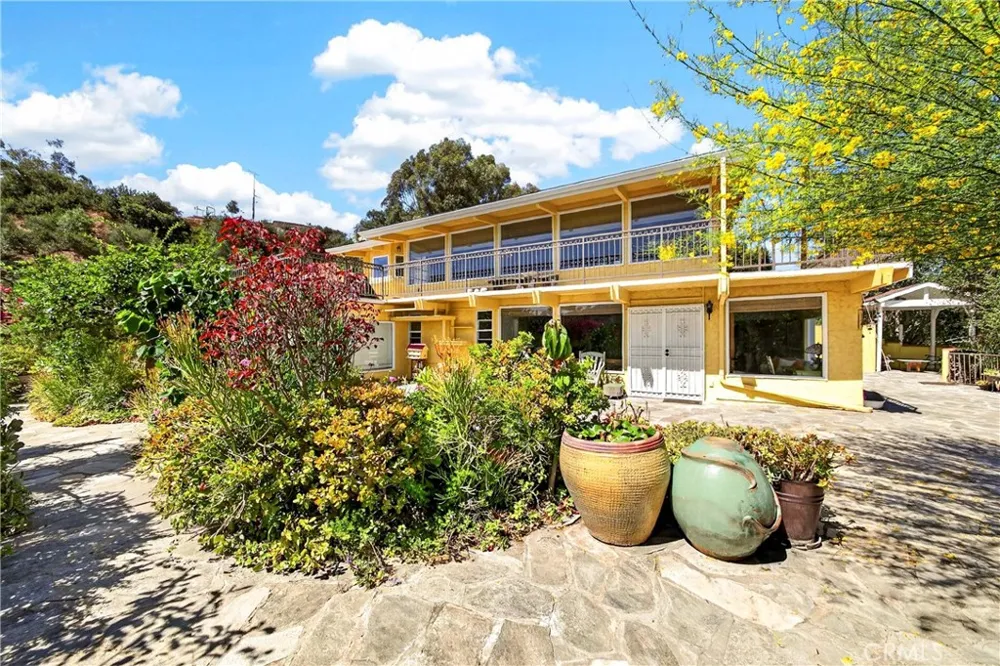 401 1/2 W. Skyline Drive La Habra Heights, CA 90631