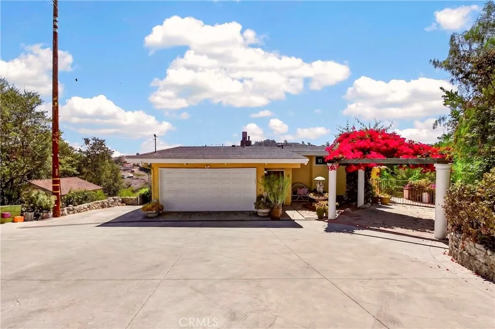 401 1/2 W. Skyline Drive La Habra Heights, CA 90631