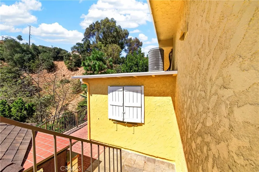 401 1/2 W. Skyline Drive La Habra Heights, CA 90631