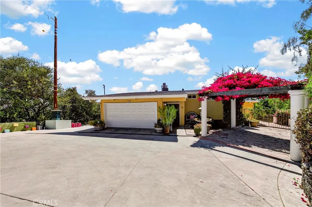 401 1/2 W. Skyline Drive La Habra Heights, CA 90631