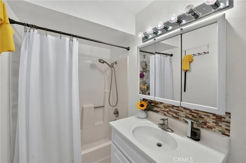 435 W 9th #B3 Upland, CA 91786