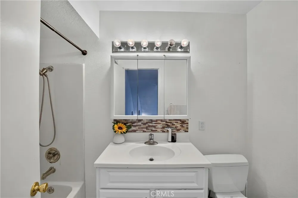 435 W 9th #B3 Upland, CA 91786