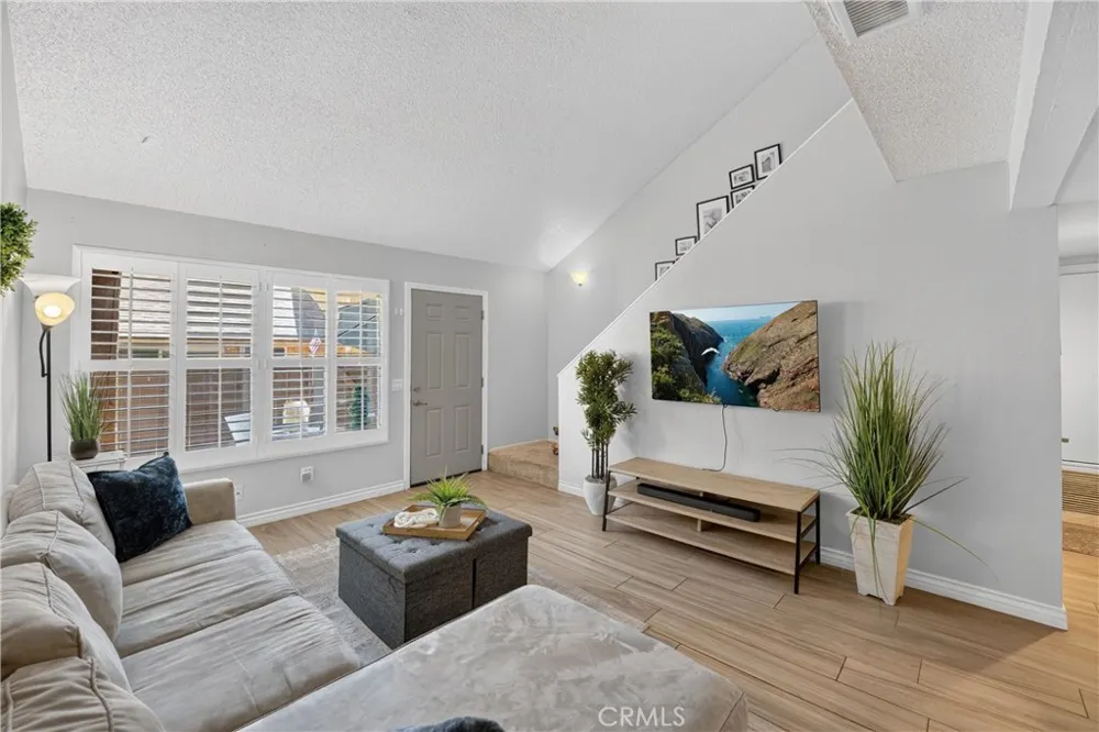 435 W 9th #B3 Upland, CA 91786