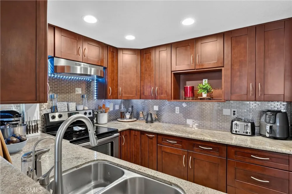 435 W 9th #B3 Upland, CA 91786