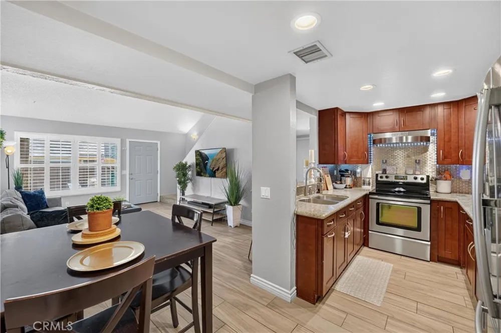 435 W 9th #B3 Upland, CA 91786