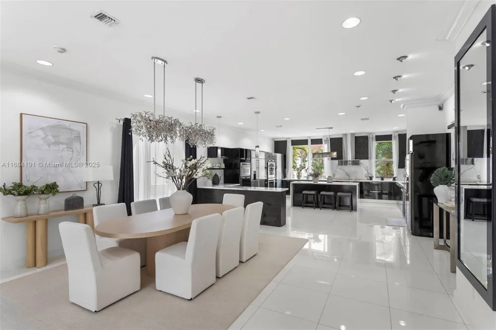 19555 NE 37th Ave Aventura, FL 33180