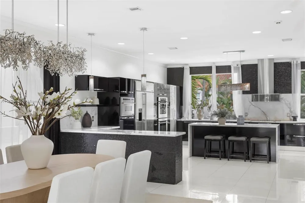 19555 NE 37th Ave Aventura, FL 33180