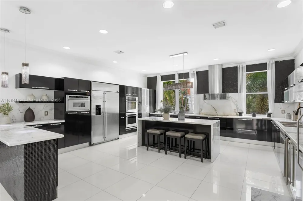 19555 NE 37th Ave Aventura, FL 33180