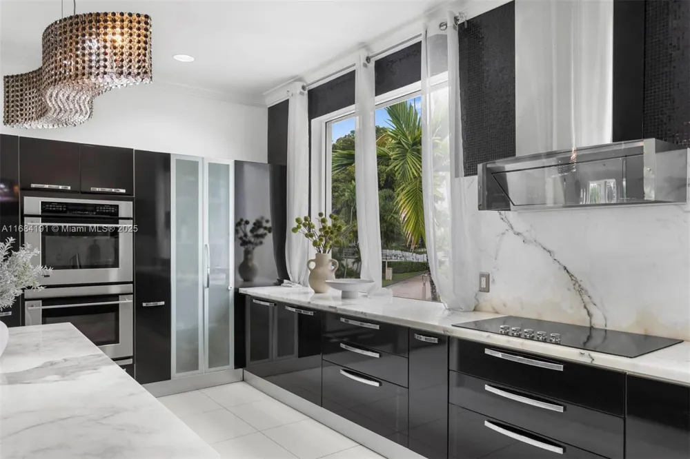 19555 NE 37th Ave Aventura, FL 33180