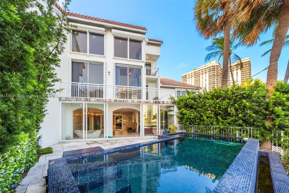 19555 NE 37th Ave Aventura, FL 33180
