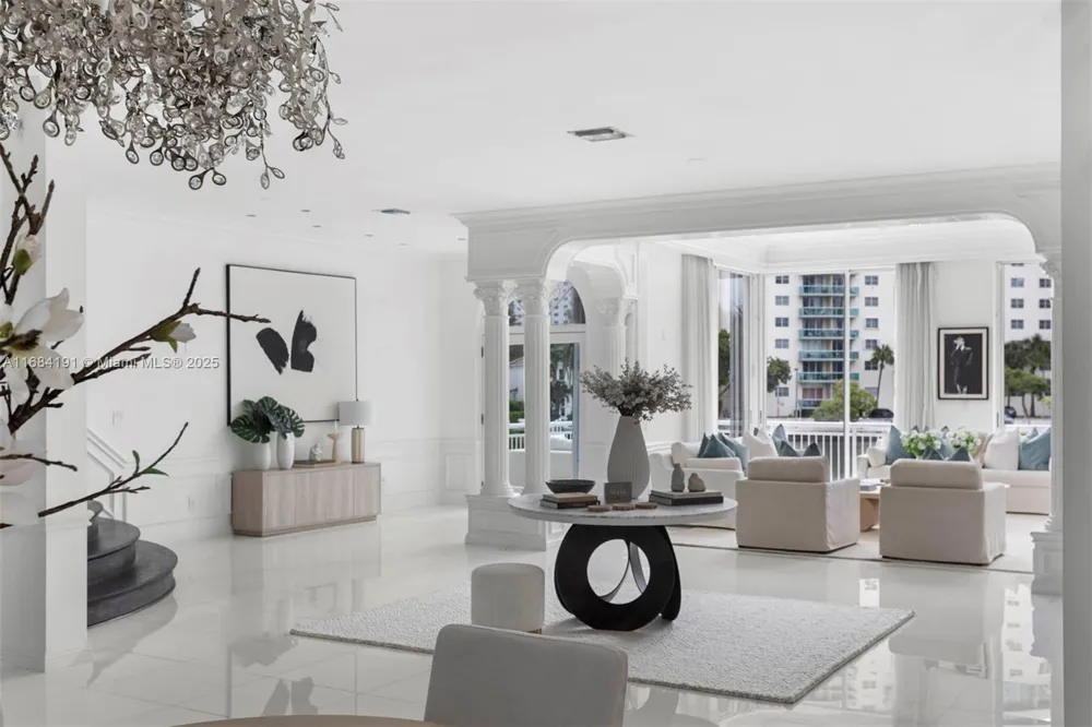 19555 NE 37th Ave Aventura, FL 33180