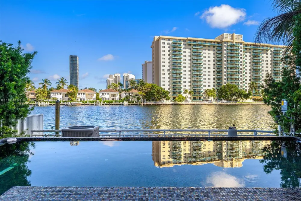19555 NE 37th Ave Aventura, FL 33180