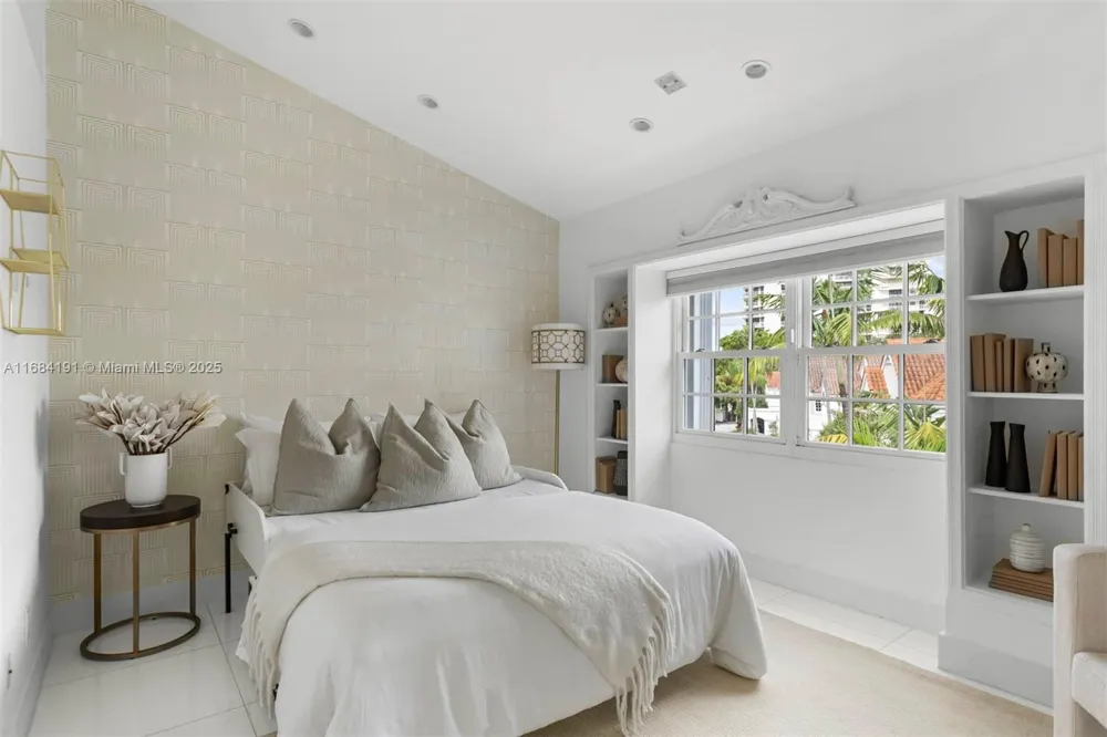 19555 NE 37th Ave Aventura, FL 33180