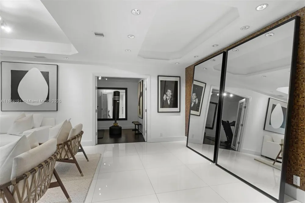 19555 NE 37th Ave Aventura, FL 33180