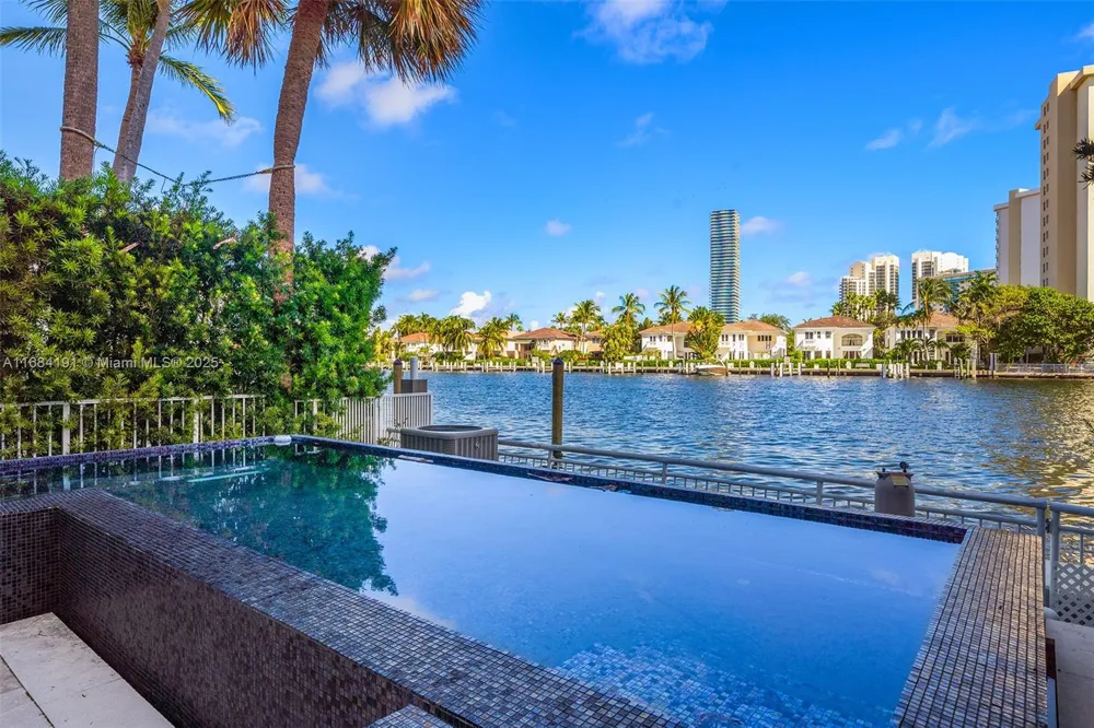 19555 NE 37th Ave Aventura, FL 33180