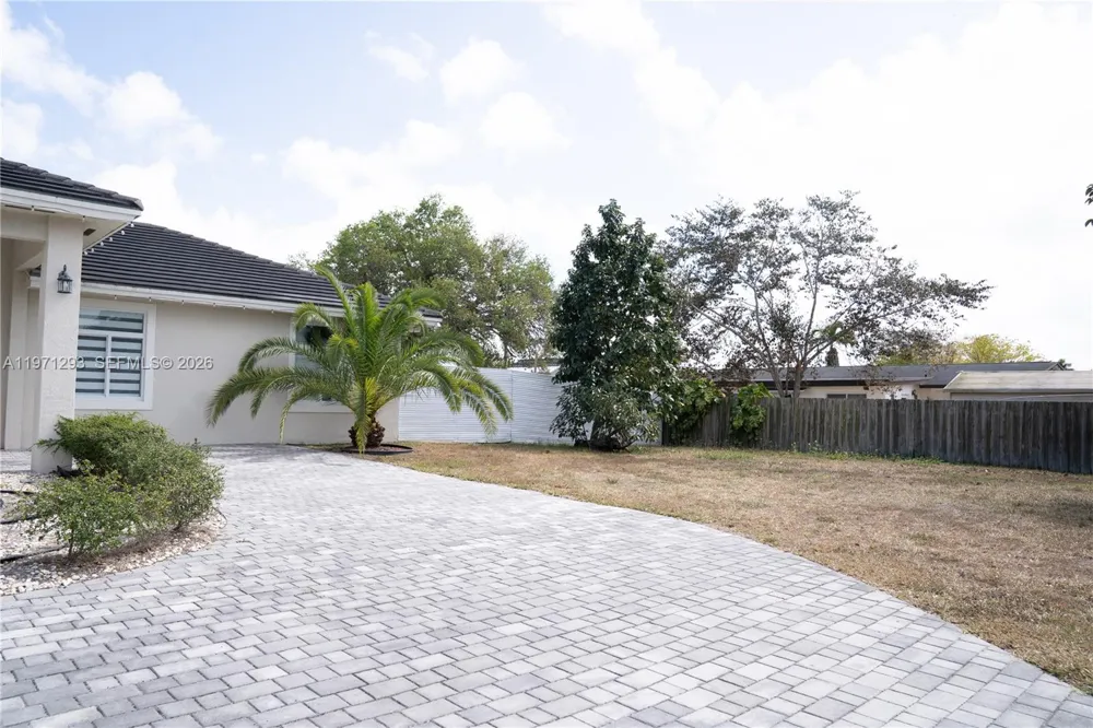 27561 SW 162nd Ct Homestead, FL 33031