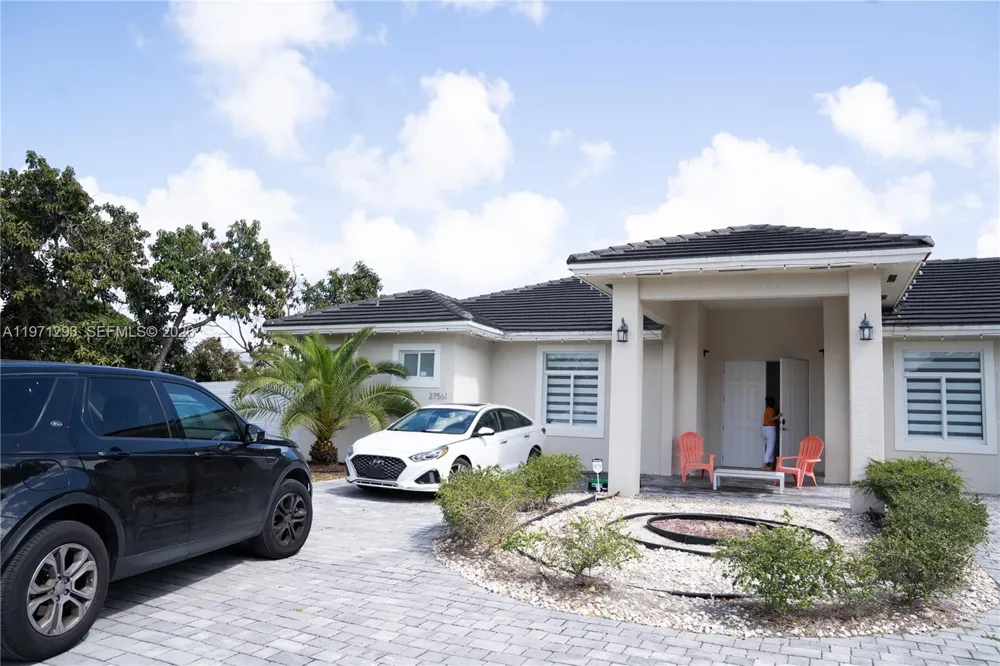 27561 SW 162nd Ct Homestead, FL 33031