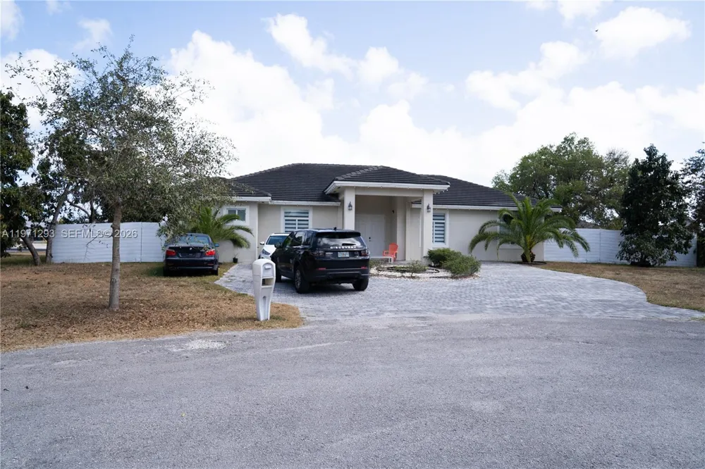 27561 SW 162nd Ct Homestead, FL 33031