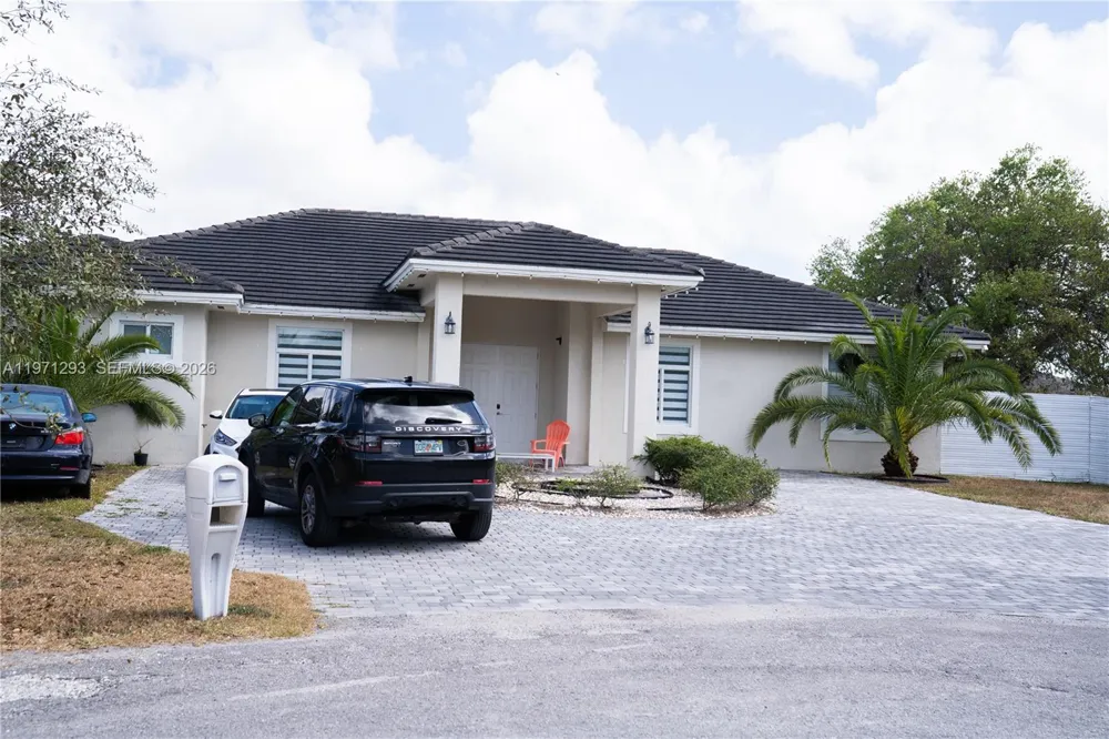 27561 SW 162nd Ct Homestead, FL 33031