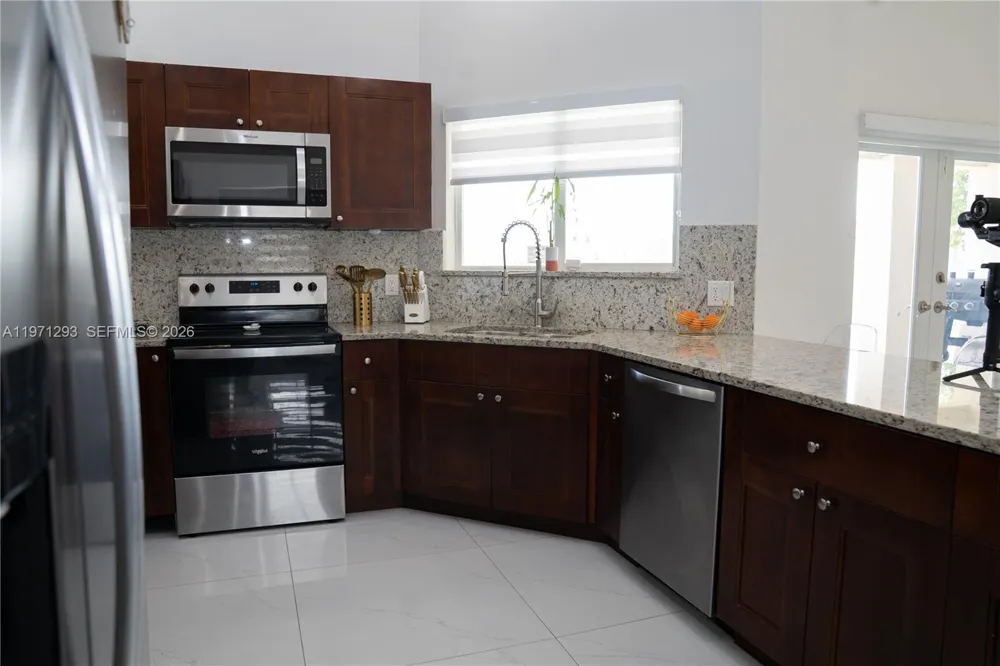 27561 SW 162nd Ct Homestead, FL 33031