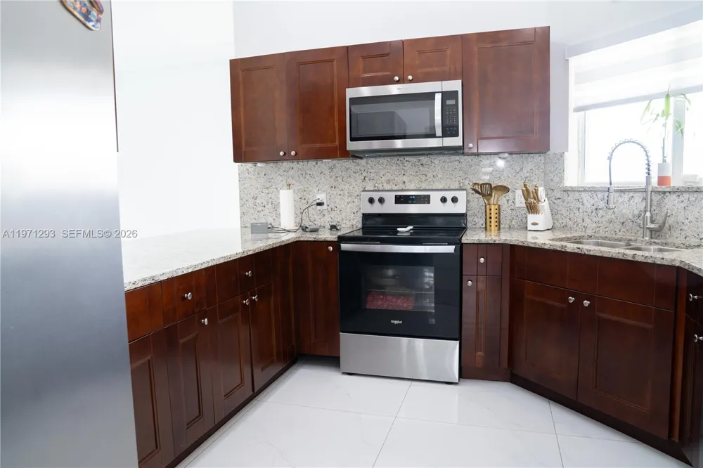 27561 SW 162nd Ct Homestead, FL 33031