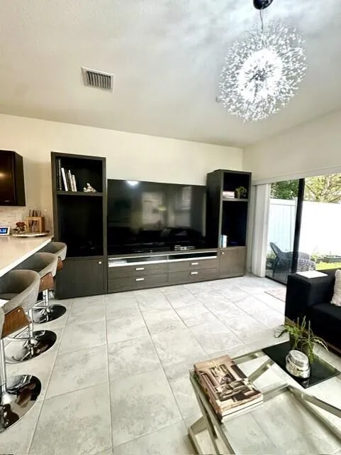 9207 W 33rd Lane Hialeah, FL 33018