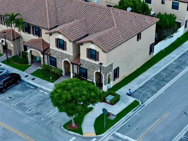 9207 W 33rd Lane Hialeah, FL 33018