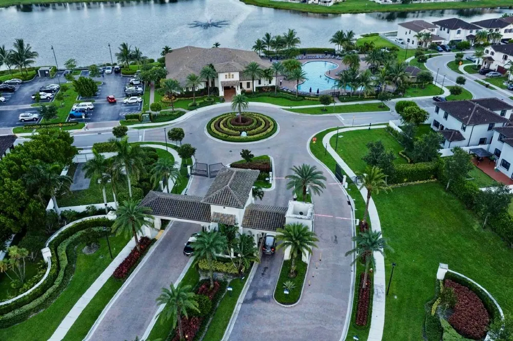9207 W 33rd Lane Hialeah, FL 33018