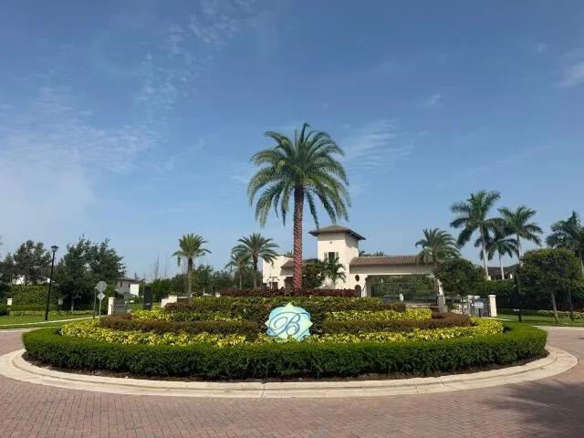 9207 W 33rd Lane Hialeah, FL 33018