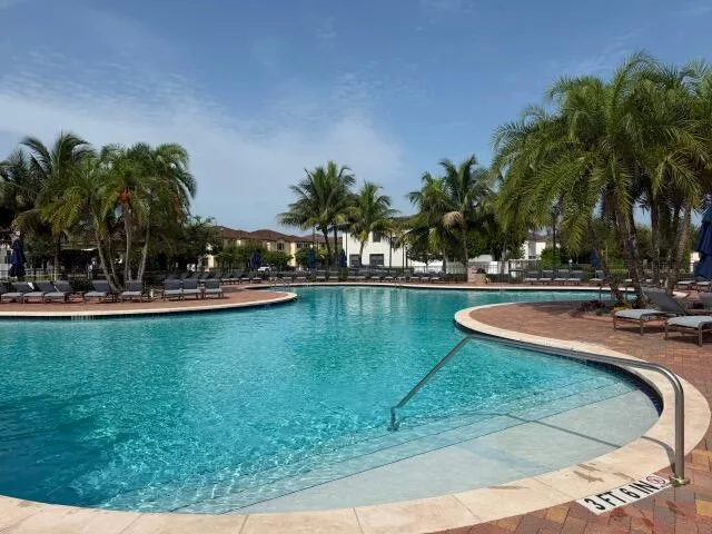 9207 W 33rd Lane Hialeah, FL 33018