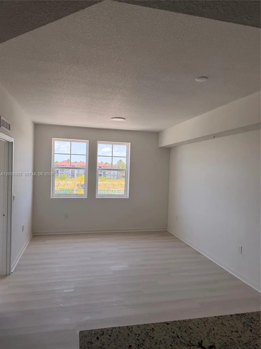 5563 MILLENIA PARK BLVD #212 Orlando, FL 32839