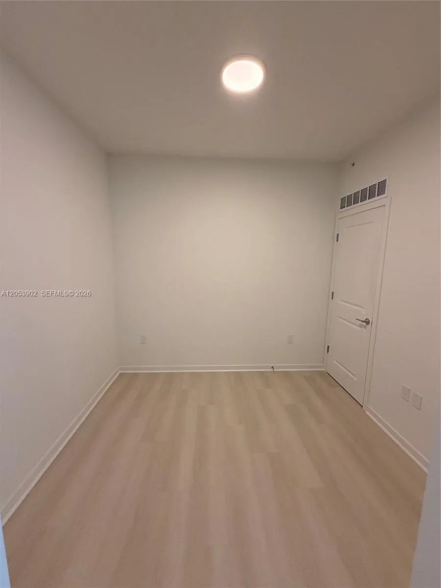 5563 MILLENIA PARK BLVD #212 Orlando, FL 32839