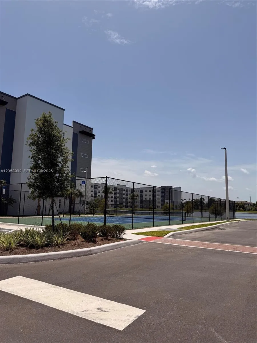 5563 MILLENIA PARK BLVD #212 Orlando, FL 32839