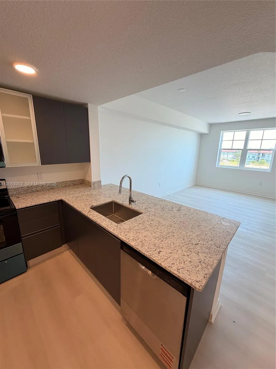 5563 MILLENIA PARK BLVD #212 Orlando, FL 32839