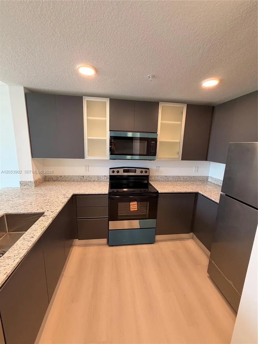 5563 MILLENIA PARK BLVD #212 Orlando, FL 32839