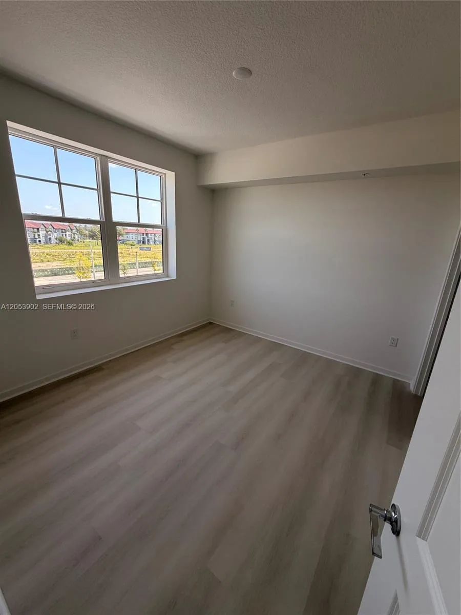 5563 MILLENIA PARK BLVD #212 Orlando, FL 32839
