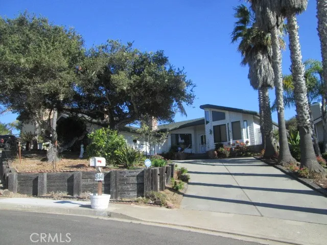 1814 Alma Court Grover Beach, CA 93433