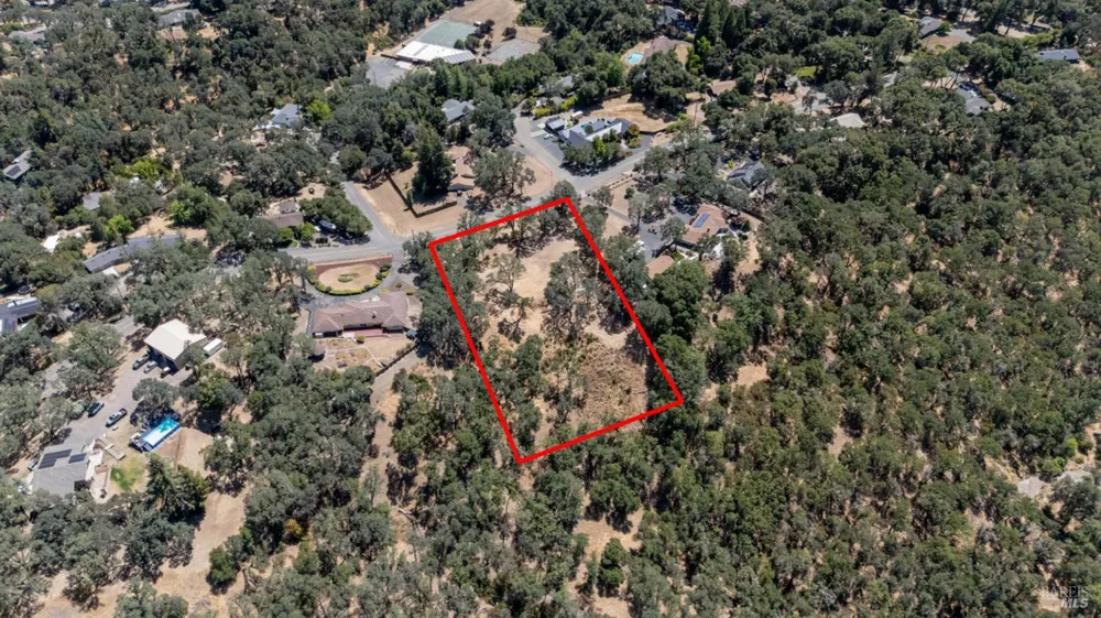 1760 Deerwood Drive Ukiah, CA 95482
