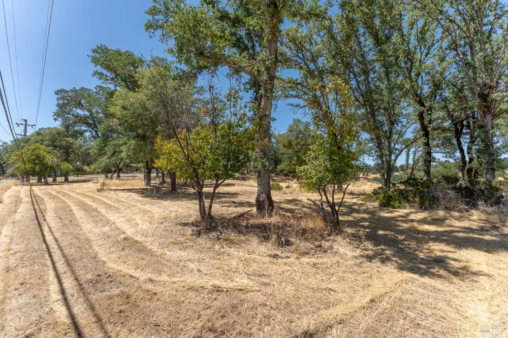 1760 Deerwood Drive Ukiah, CA 95482