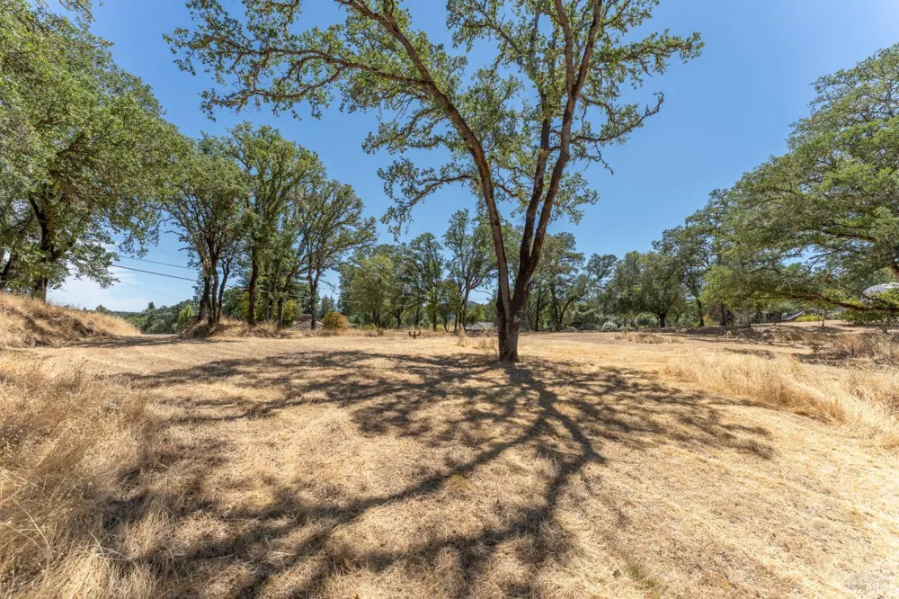 1760 Deerwood Drive Ukiah, CA 95482