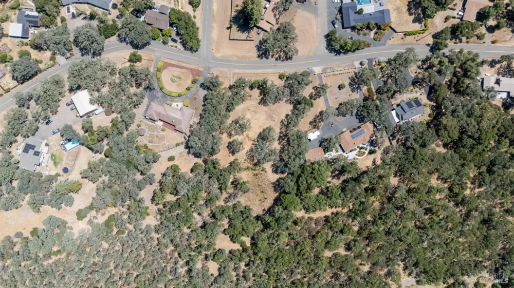 1760 Deerwood Drive Ukiah, CA 95482