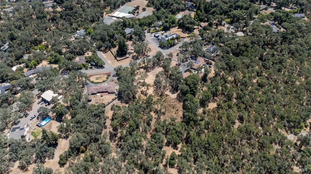 1760 Deerwood Drive Ukiah, CA 95482