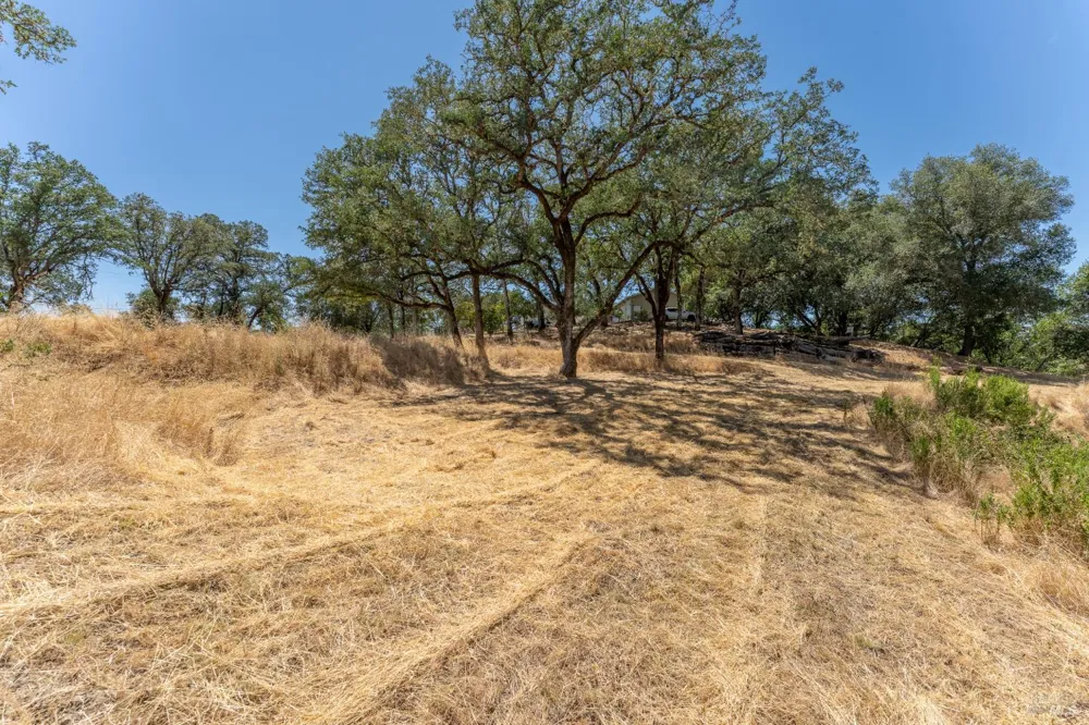 1760 Deerwood Drive Ukiah, CA 95482