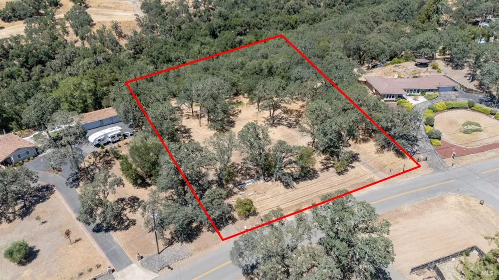 1760 Deerwood Drive Ukiah, CA 95482