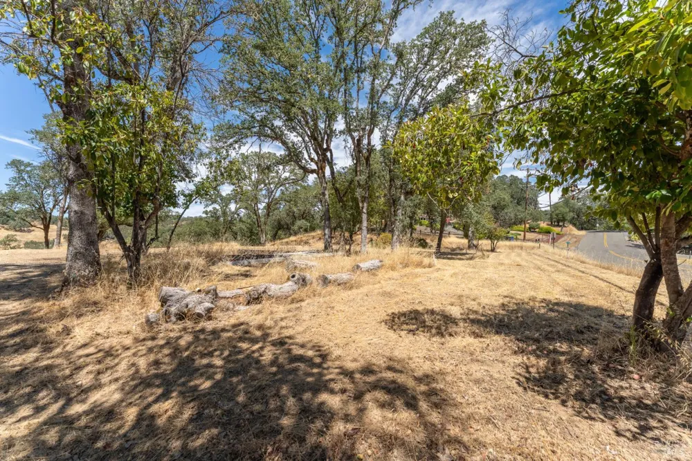 1760 Deerwood Drive Ukiah, CA 95482