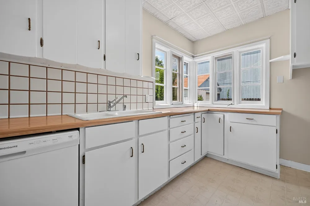620 Dexter Street Santa Rosa, CA 95404