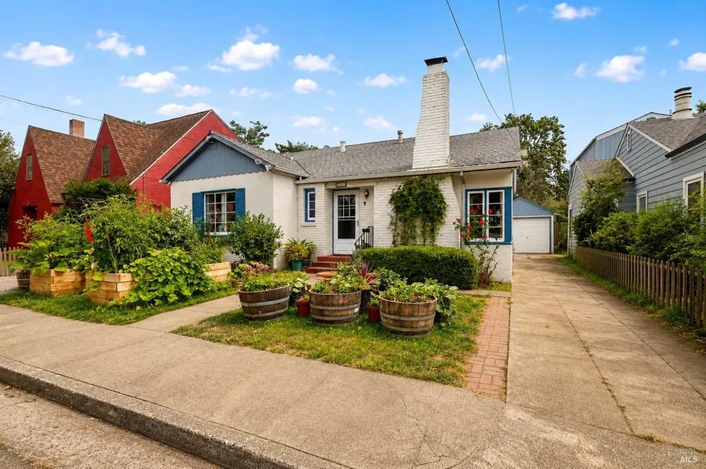 620 Dexter Street Santa Rosa, CA 95404