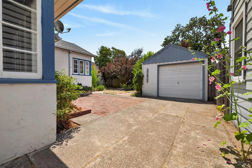 620 Dexter Street Santa Rosa, CA 95404