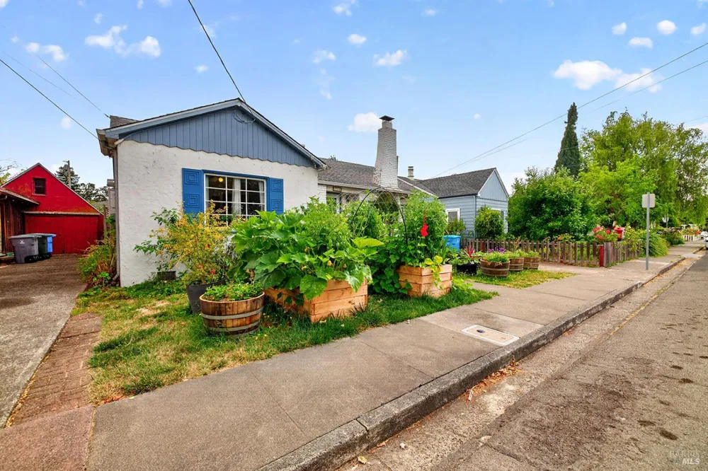 620 Dexter Street Santa Rosa, CA 95404